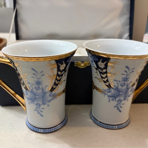 Sorelle Uk Other - Sorelle Gold and Blue Porcelain Mugs